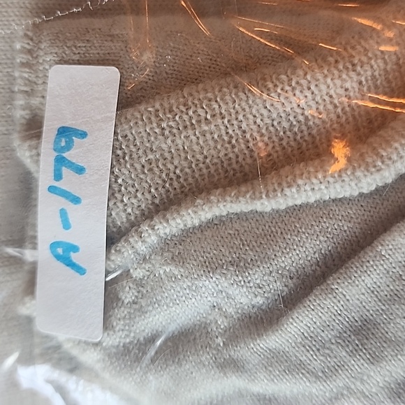 J. Crew wool blend light gray silver crewneck high low hem sweater M - Picture 14 of 14